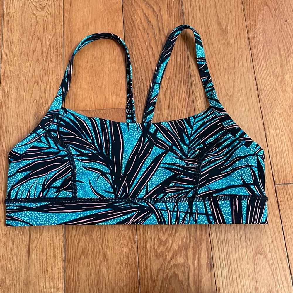 Lululemon sports bra